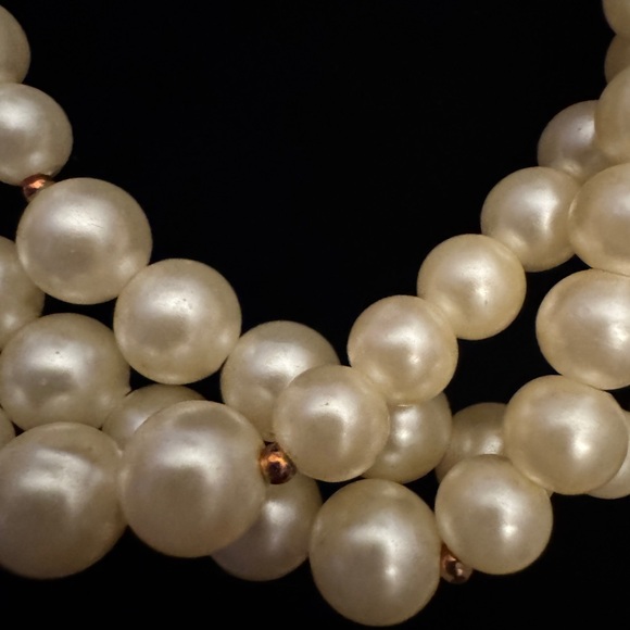 Beautiful Elegant Pearl Necklace 24 inch.Exc Condition Lux Item - Picture 3 of 9